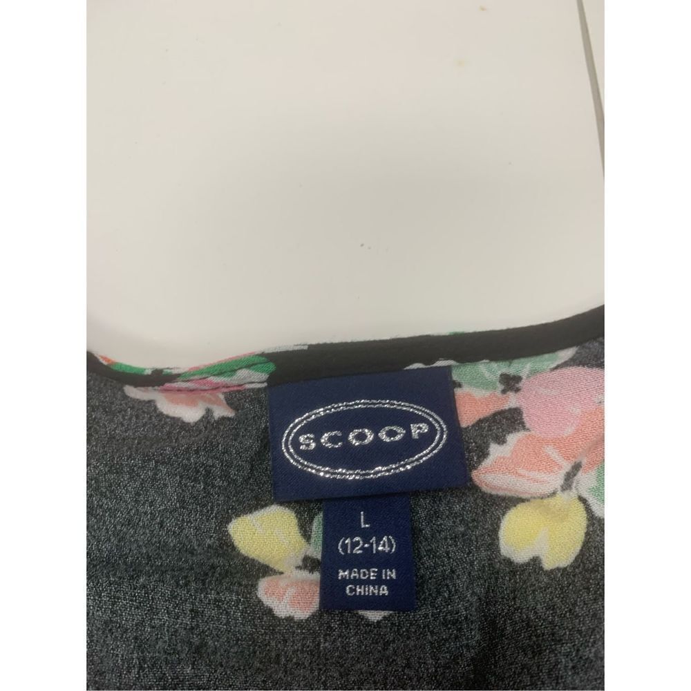 Floral Patterned Romper - Picture 5 of 10